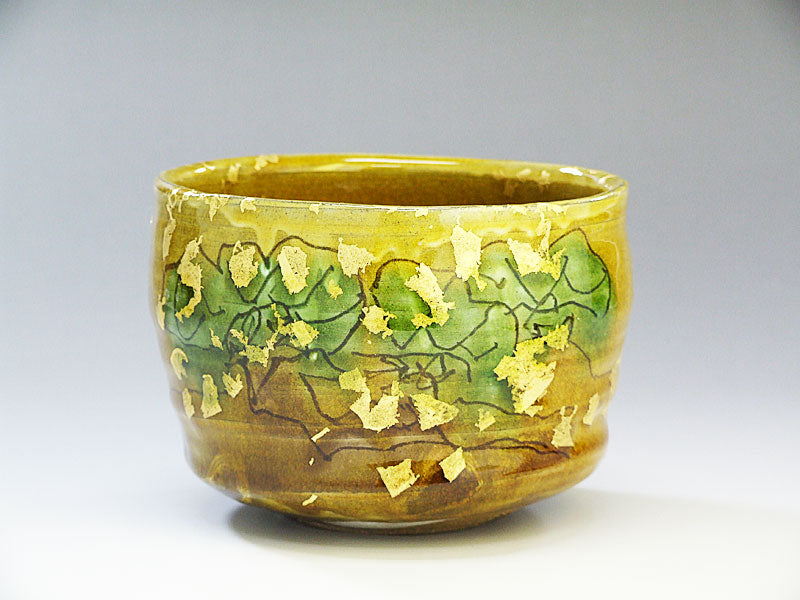 九谷焼【新田邦彦作】黄釉花紋 抹茶碗 – 漆陶舗あらき 輪島塗 九谷焼【新田邦彦作】黄釉花紋 抹茶碗 – 漆陶舗あらき 輪島塗