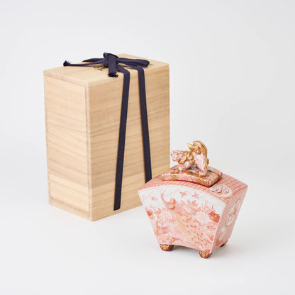 赤絵牡丹孔雀文香炉