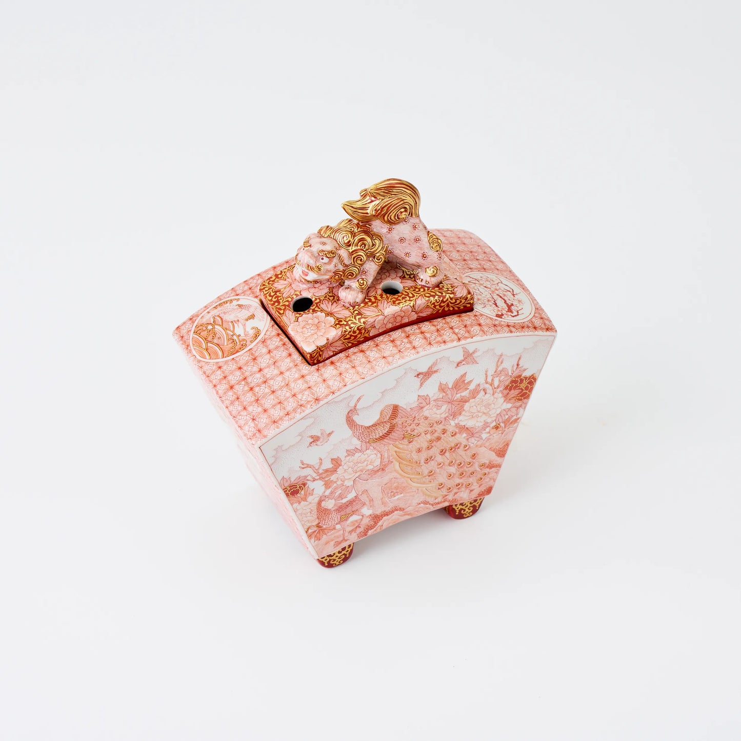 赤絵牡丹孔雀文香炉