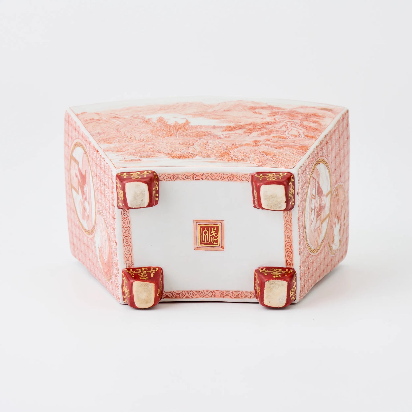 赤絵牡丹孔雀文香炉